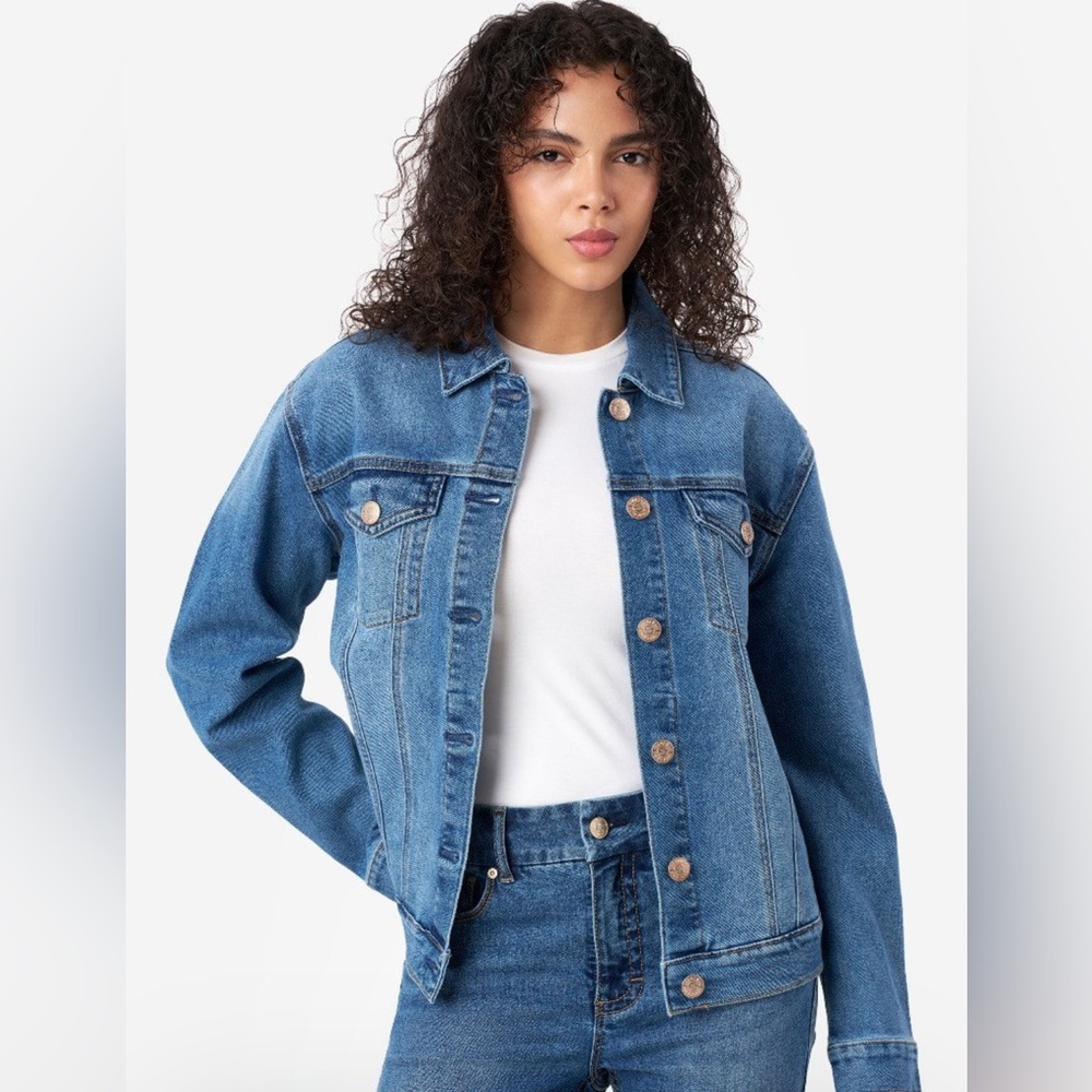 Seven7 Denim Trucker Jacket. Size Large. Paddington. EUC